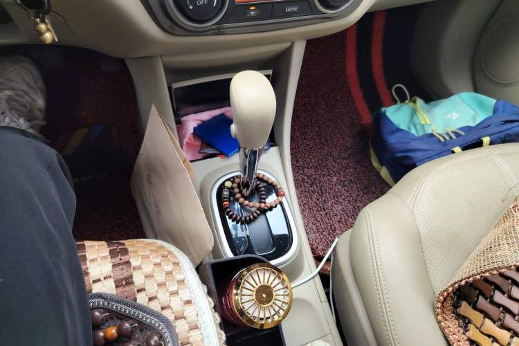 Used Nissan Sylphy 2018 Classic 1.6XE+ CVT Leading Edition Gear Lever