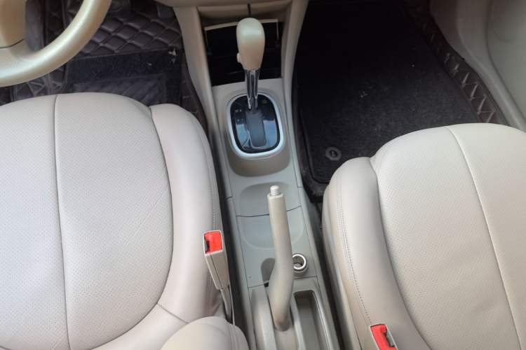 Used Nissan Sylphy 2018 Classic 1.6XE+ CVT Leading Edition Gear Lever