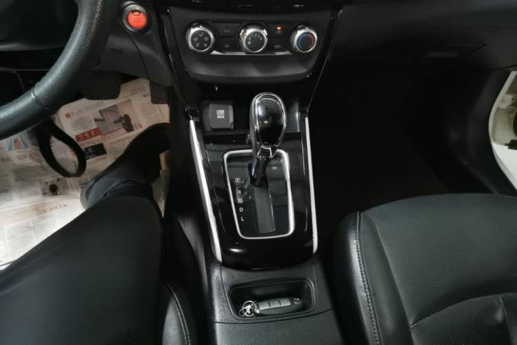 Used Nissan Sylphy 2018 1.6XV CVT Deluxe Edition Gear Lever