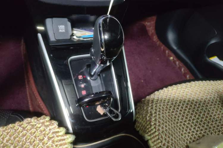 Used Nissan Sylphy 2018 1.6XV CVT Deluxe Edition Gear Lever