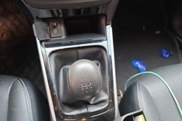Used Nissan Sylphy 2018 1.6XL Manual Luxury Edition Gear Lever