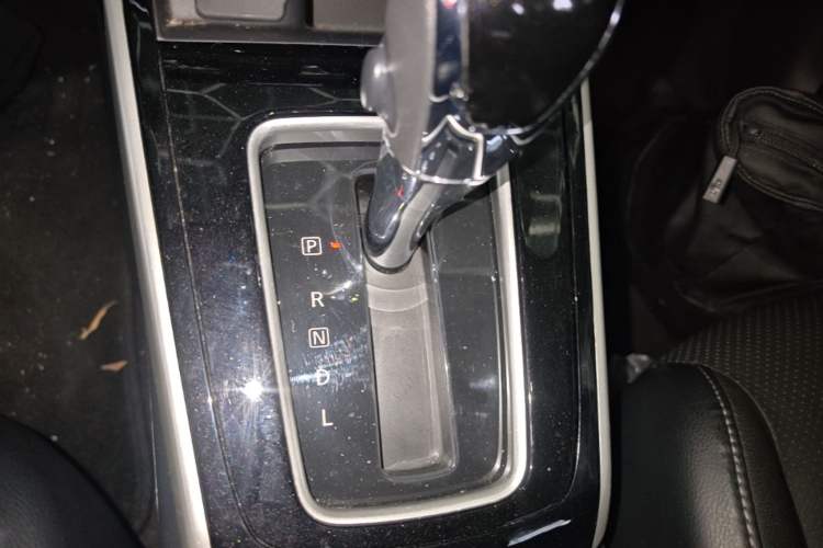 Used Nissan Sylphy 2018 1.6XV CVT Deluxe Edition Gear Lever