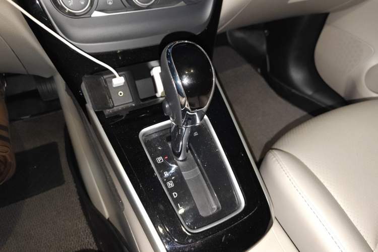 Used Nissan Sylphy 2018 1.6XV CVT Deluxe Edition Gear Lever
