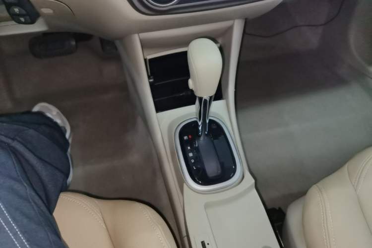 Used Nissan Sylphy 2018 Classic 1.6XE CVT Comfort Edition Gear Lever