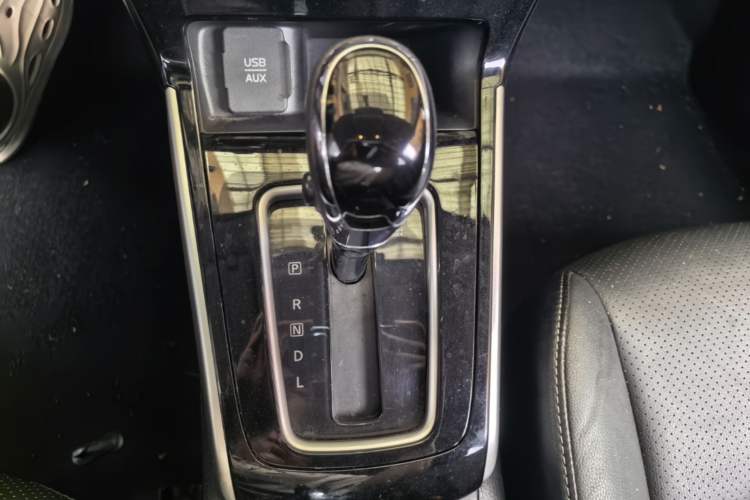 Used Nissan Sylphy 2018 1.6XV CVT Deluxe Edition Gear Lever