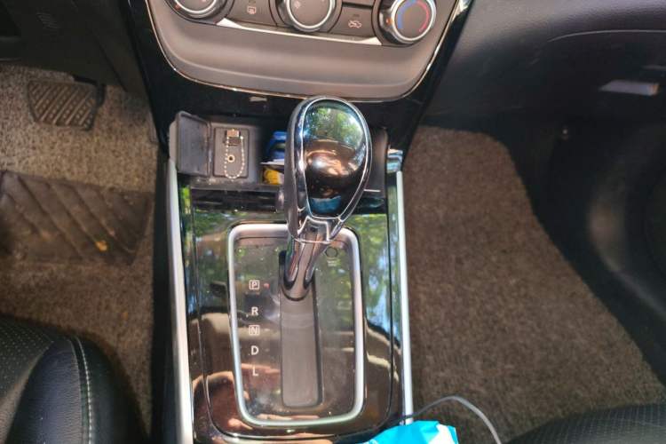 Used Nissan Sylphy 2018 1.6XV CVT Deluxe Edition Gear Lever