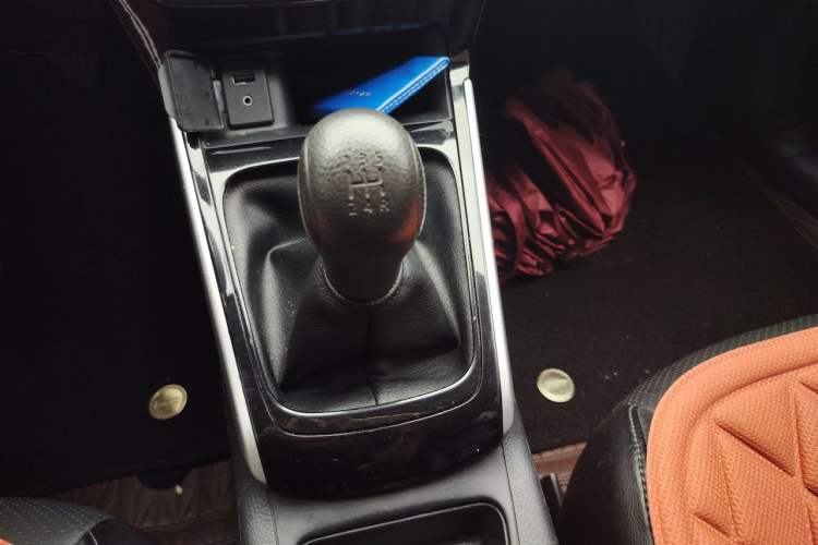 Used Nissan Sylphy 2018 1.6XL Manual Luxury Edition Gear Lever