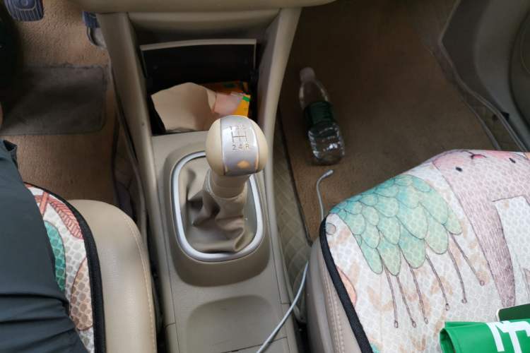 Used Nissan Sylphy 2018 Classic 1.6XE+ Manual Leading Edition Gear Lever