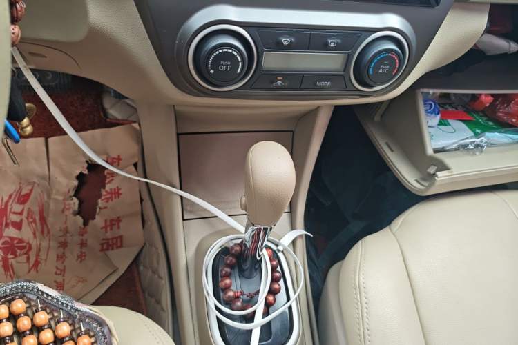 Used Nissan Sylphy 2018 Classic 1.6XE CVT Comfort Edition Gear Lever