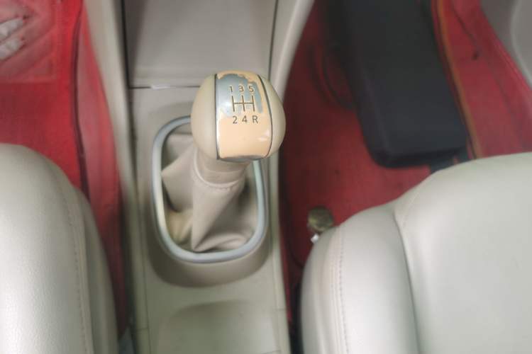 Used Nissan Sylphy 2018 Classic 1.6XE+ Manual Luxury Edition Gear Lever