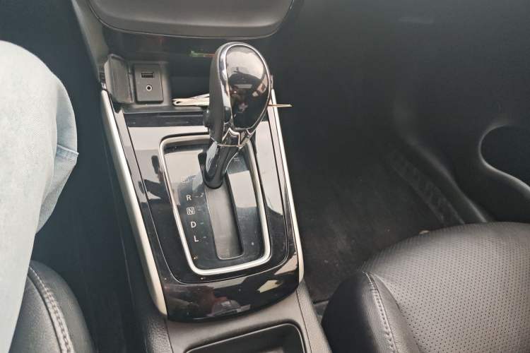 Used Nissan Sylphy 2018 1.6XV CVT Deluxe Edition Gear Lever