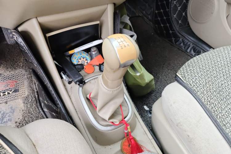 Used Nissan Sylphy 2018 Classic 1.6XE Manual Comfort Edition Gear Lever