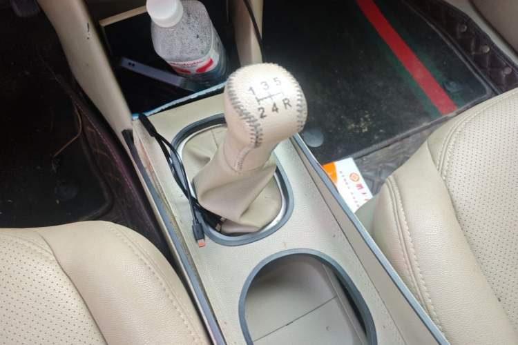 Used Nissan Sylphy 2018 Classic 1.6XE+ Manual Leading Edition Gear Lever