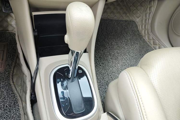 Used Nissan Sylphy 2018 Classic 1.6XE+ CVT Leading Edition Gear Lever