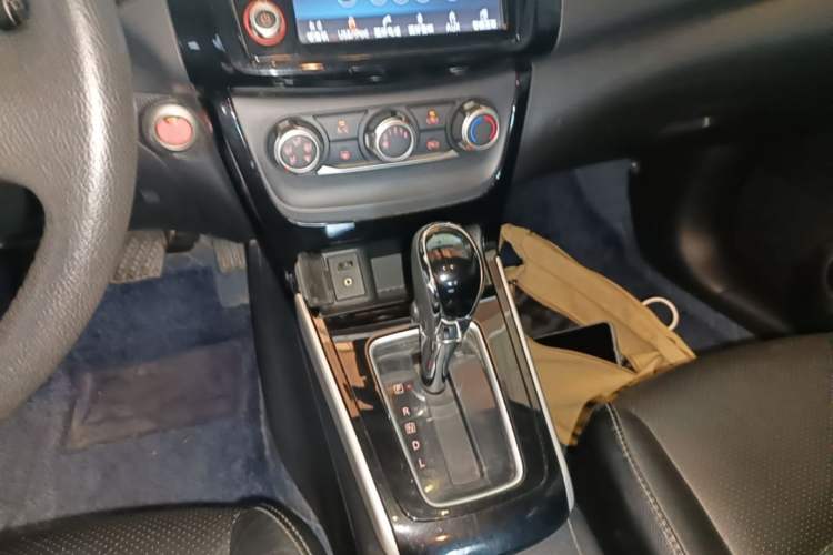 Used Nissan Sylphy 2018 1.6XV CVT Deluxe Edition Gear Lever