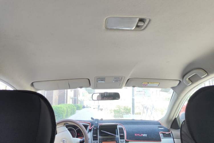 Used Nissan Sylphy 2018 Classic 1.6XE Manual Comfort Edition Headliner