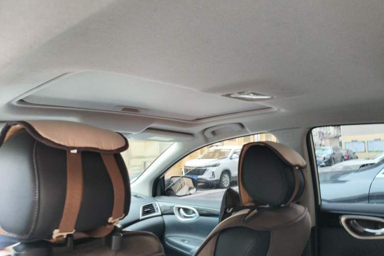 Used Nissan Sylphy 2018 1.6XV CVT Deluxe Edition Headliner