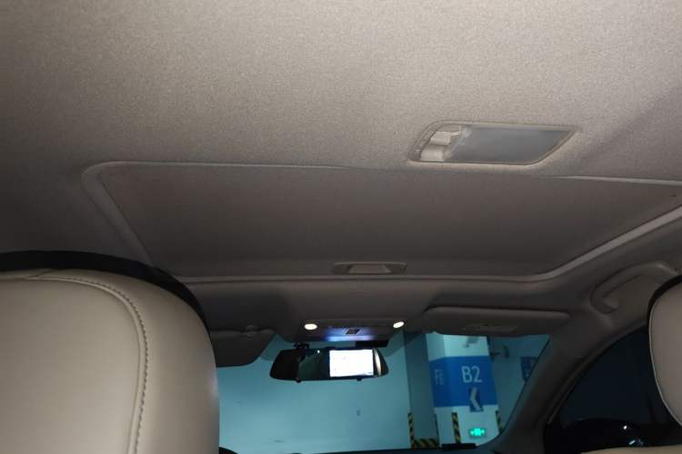 Used Nissan Sylphy 2018 1.6XV CVT Deluxe Edition Headliner