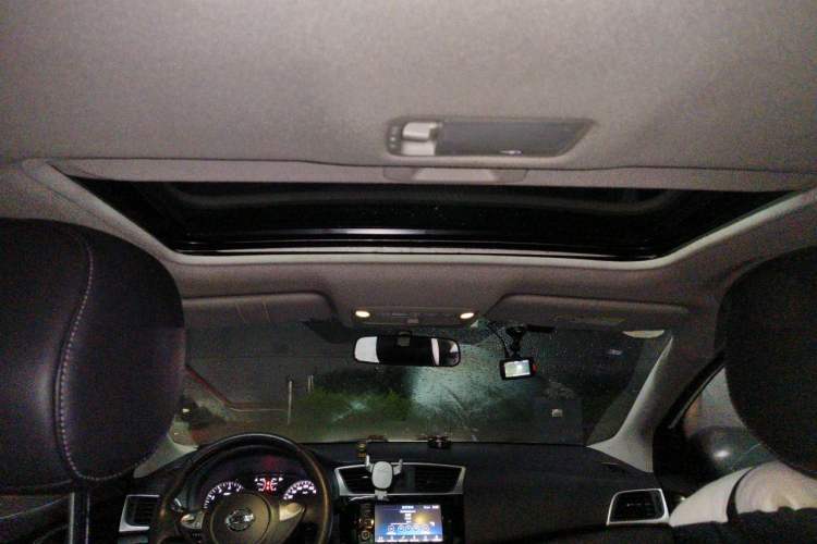 Used Nissan Sylphy 2018 1.6XV CVT Deluxe Edition Headliner