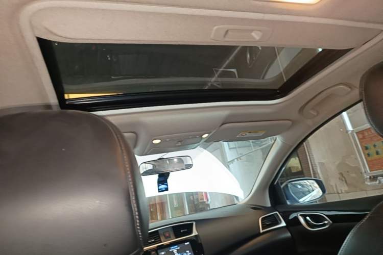 Used Nissan Sylphy 2018 1.6XV CVT Deluxe Edition Headliner