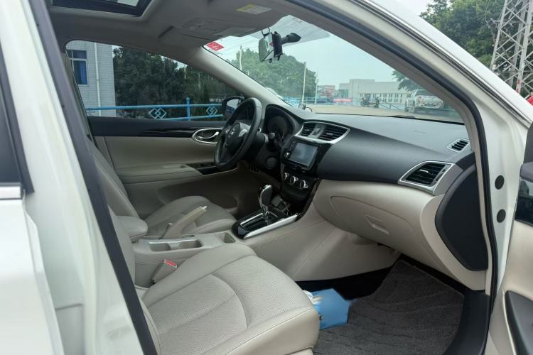 Used Nissan Sylphy 2018 1.6XV CVT Deluxe Edition Interior 2