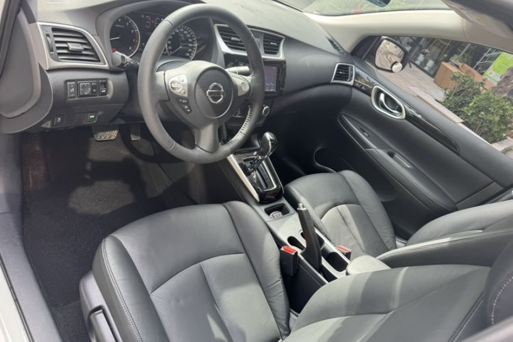 Used Nissan Sylphy 2018 1.6XV CVT Deluxe Edition Interior 2