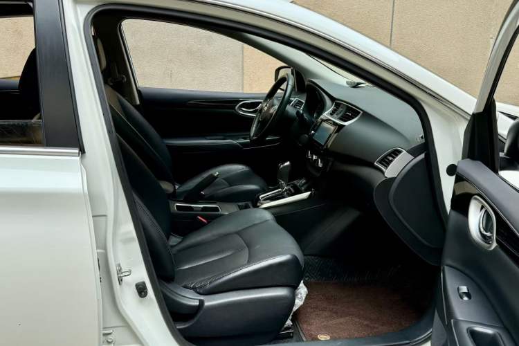 Used Nissan Sylphy 2018 1.6XV CVT Deluxe Edition Interior 3