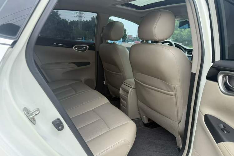 Used Nissan Sylphy 2018 1.6XV CVT Deluxe Edition Interior 3