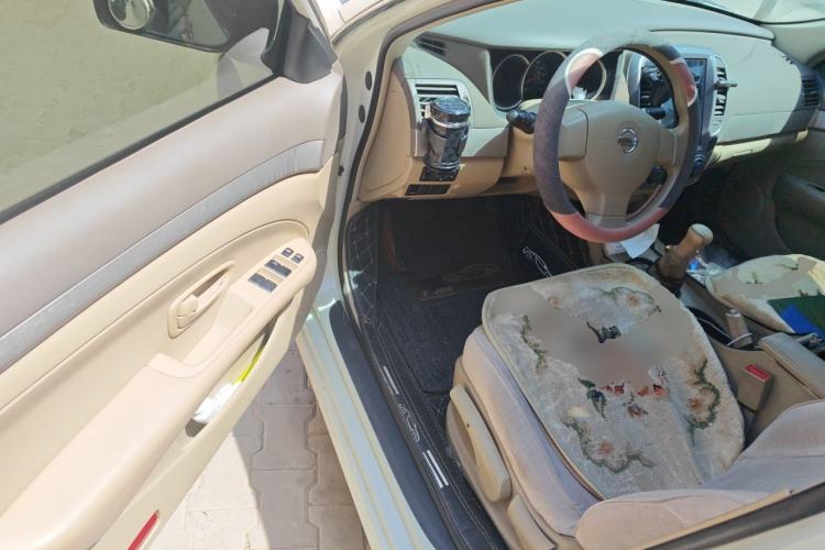 Used Nissan Sylphy 2018 Classic 1.6XE Manual Comfort Edition Interior 3