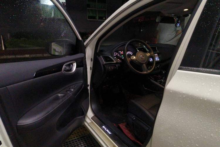 Used Nissan Sylphy 2018 1.6XV CVT Deluxe Edition Interior 3