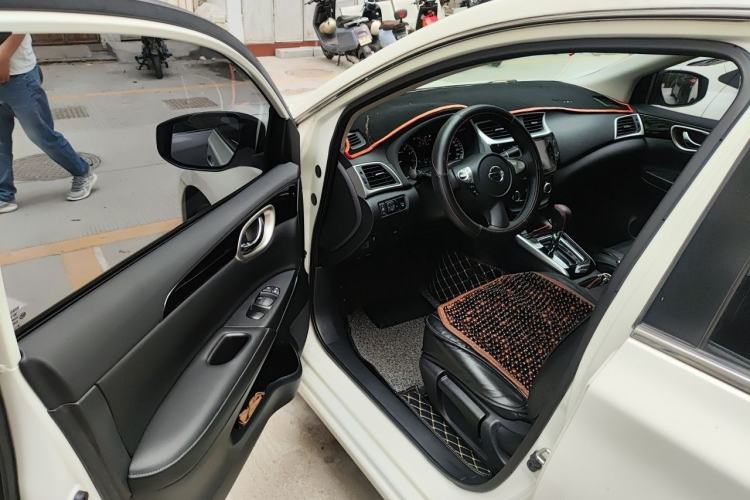Used Nissan Sylphy 2018 1.6XV CVT Deluxe Edition Interior 3