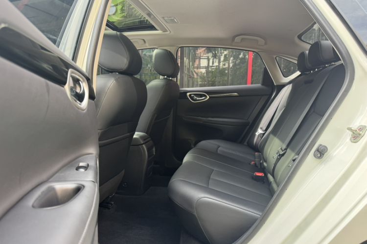 Used Nissan Sylphy 2018 1.6XV CVT Deluxe Edition Interior 4