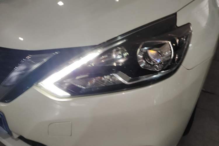 Used Nissan Sylphy 2018 1.6XV CVT Deluxe Edition Left Front Headlight