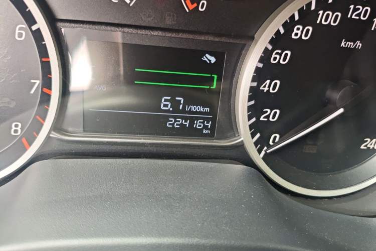 Used Nissan Sylphy 2018 1.6XL Manual Luxury Edition Odometer Close Up