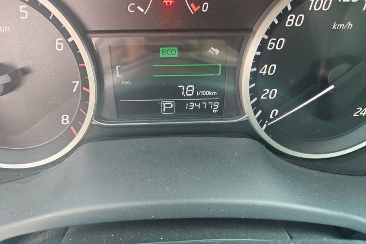 Used Nissan Sylphy 2018 1.6XV CVT Deluxe Edition Odometer Close Up