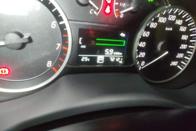 Used Nissan Sylphy 2018 1.6XV CVT Deluxe Edition Odometer Close Up