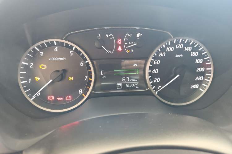 Used Nissan Sylphy 2018 1.6XV CVT Deluxe Edition Odometer Close Up