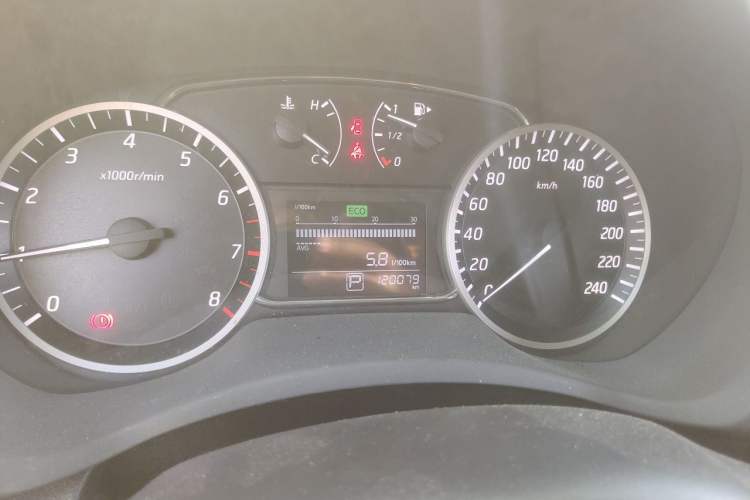 Used Nissan Sylphy 2018 1.6XV CVT Deluxe Edition Odometer Close Up