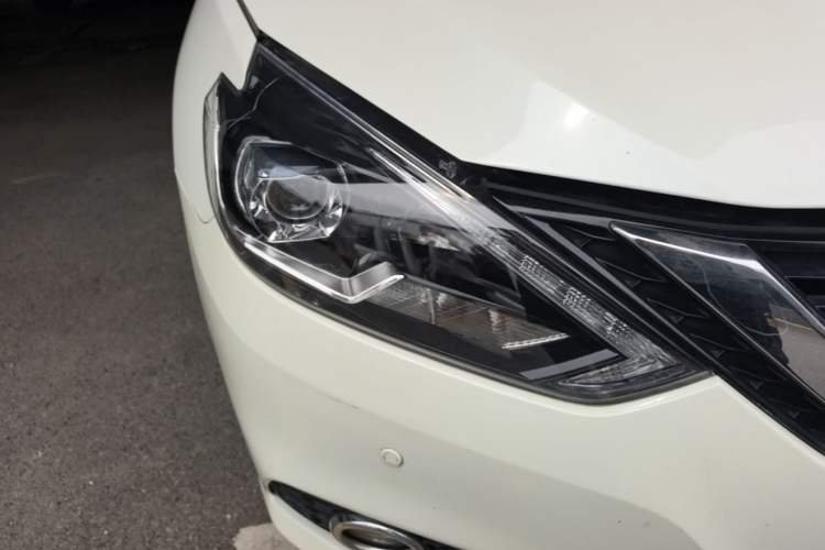Used Nissan Sylphy 2018 1.6XV CVT Deluxe Edition Right Front Headlight