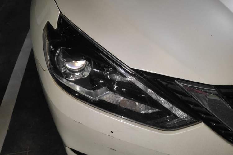 Used Nissan Sylphy 2018 1.6XV CVT Deluxe Edition Right Front Headlight