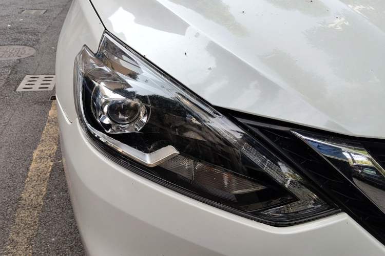 Used Nissan Sylphy 2018 1.6XV CVT Deluxe Edition Right Front Headlight
