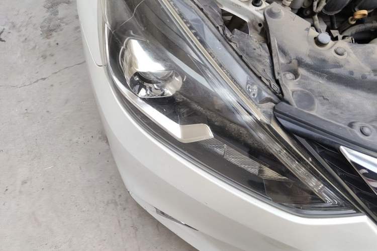 Used Nissan Sylphy 2018 1.6XE CVT Comfort Edition Right Front Headlight