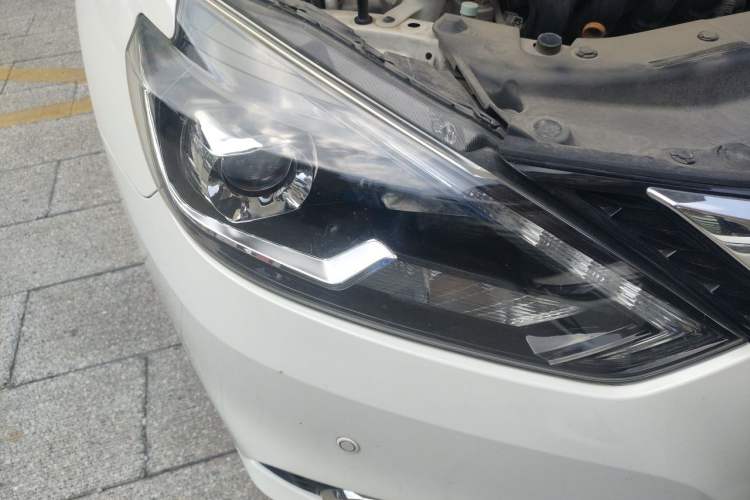 Used Nissan Sylphy 2018 1.6XV CVT Deluxe Edition Right Front Headlight