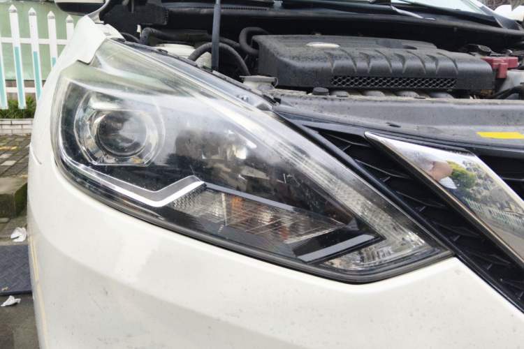 Used Nissan Sylphy 2018 1.6XV CVT Deluxe Edition Right Front Headlight