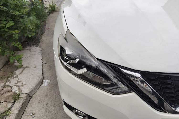 Used Nissan Sylphy 2018 1.6XV CVT Deluxe Edition Right Front Headlight