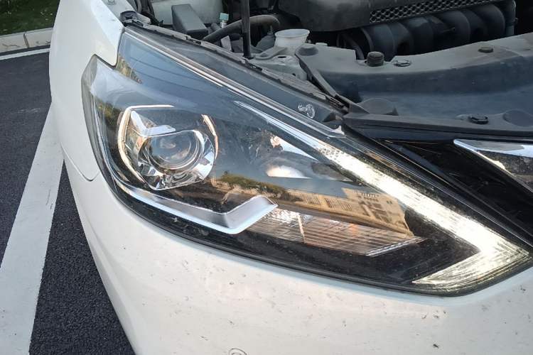 Used Nissan Sylphy 2018 Classic 1.6XE+ CVT Luxury Edition Right Front Headlight