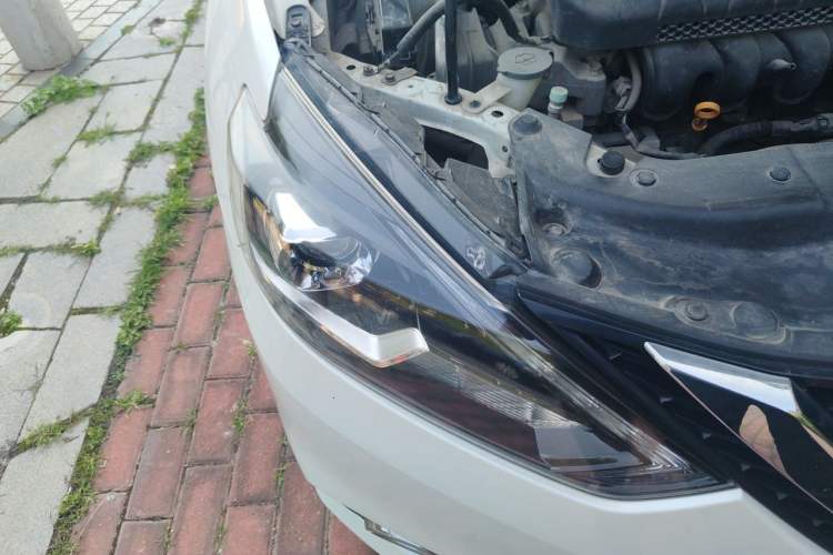 Used Nissan Sylphy 2018 1.6XV CVT Deluxe Edition Right Front Headlight