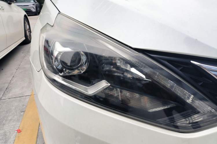 Used Nissan Sylphy 2018 1.6XV CVT Deluxe Edition Right Front Headlight