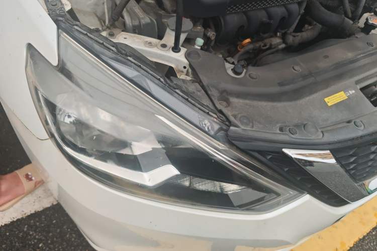 Used Nissan Sylphy 2018 1.6XL Manual Luxury Edition Right Front Headlight