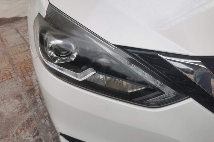Used Nissan Sylphy 2018 1.6XV CVT Deluxe Edition Right Front Headlight